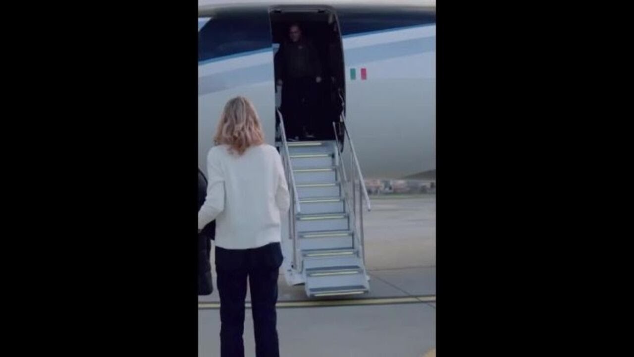 Trentini e Burlò rientrati in Italia. L'abbraccio con le famiglie