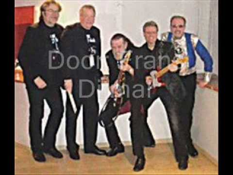 The Spotnicks -  We don't wanna play 'Amapola' no more (1982)