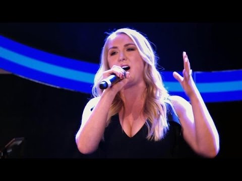 Julia knalt met Wat Zou Je Doen - IDOLS