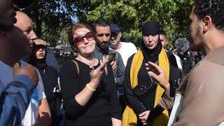 Video: Quran teaches hatred of Jews & Christians? Context.. context.. context - Shamsi vs Lady