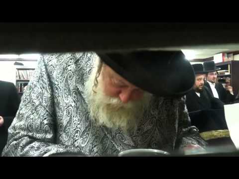 Toldos Avrohom Yitzchok Maariv in Spinka Airmont pt 1