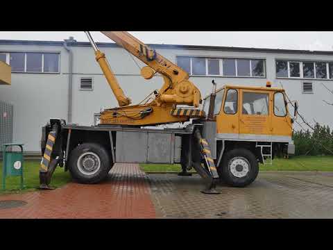 Remont zerwanego dachu hali sportowej w Końskich