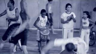 preview picture of video 'Capoeira Natividade, 5 de Março 2009'
