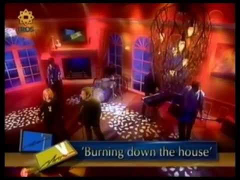 The Cardigans and Tom Jones - Burning Down The House (Live)