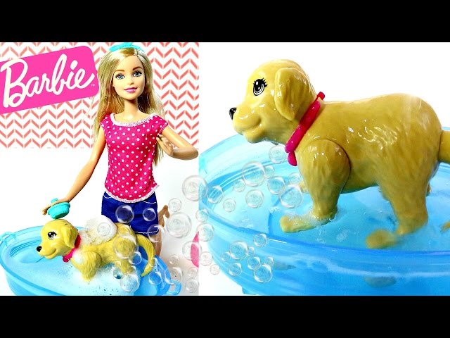 Vídeo relacionado con Barbie Muñeca Morena Ligaya con Pantalones Vaqueros, Camiseta Morada y Perro Mascota, de la película Stacie al Rescate, Juguete +3 años (HRM06)