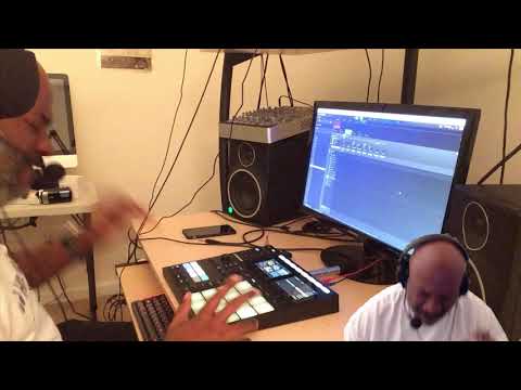 #HolidayKreatve12 - Day TWO - Maschine Expansion "Basement Era" and my club flow unfiltered.