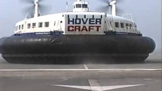 preview picture of video 'Hoverspeed hovercraft arriving in Calais'