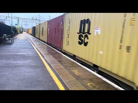 FL Class 66 departs Hemel with a lovely 2 tone!!!