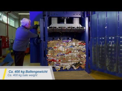 Drogerie Müller presst Kartonage mit Strautmann Ballenpresse
