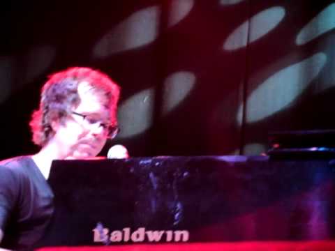 Ben Folds and Bob Saget - Bitches Ain't Shit @ The Wiltern *LIVE*