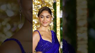Download lagu mrunal thakur hot saree || mrunal thakur hot bikini ❤ #mrunalthakur #trending #shorts #mrunal #4k mp3