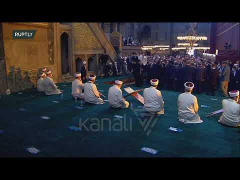 MUSLIMANET NE TURQI FALIN NAMAZIN E XHUMASE NE SHEN SOFI PAS 86 VJETESH - News, Lajme - Kanali 7