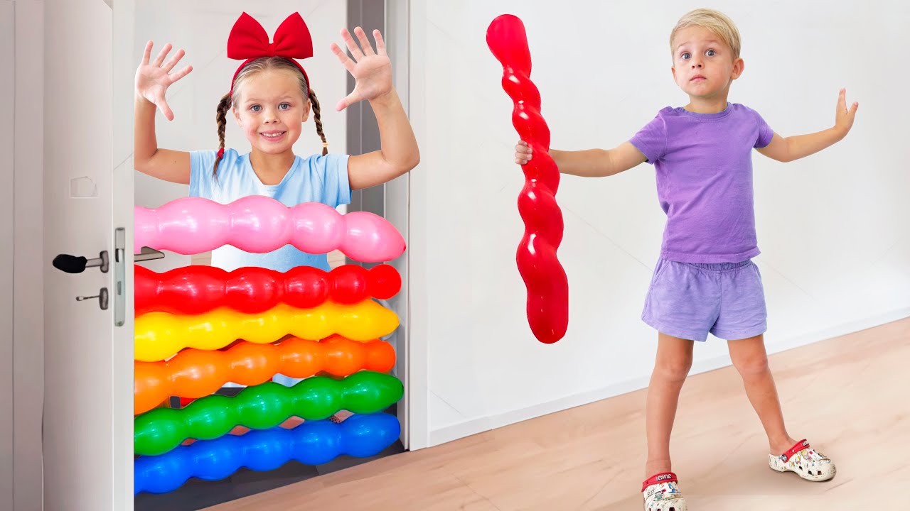 Naomi and David Silly BALLOON Fun!