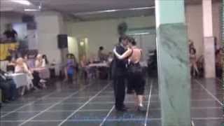 JULIETA QUESTA y RAULI CHOQUE Bailando el Tango CANTOR DE BARRIO en FLOREAL MILONGA