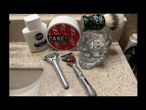 Broman Razor & Gillette Fusion 5 Power-Side by side shave.