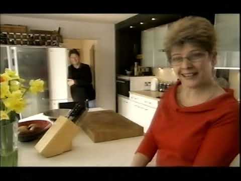 ITV1 Central Continuity - Sunday 30th November 2003 (2)