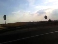 Toro embiste a los coches en la carretera de Iriépal, Guadalajara