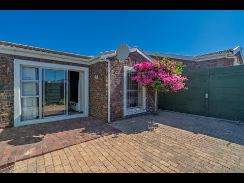 2 Bedroom House For Sale in Diep River, Cape Town