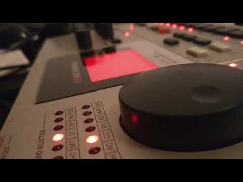 Elektron Machinedrum (no samples) first touch demo (tribal / kuduro)