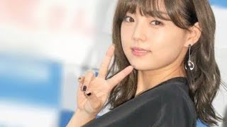 ＜篠崎愛＞ドレス姿で大胆に　水着も　“グラビアレジェンド”が魅せる