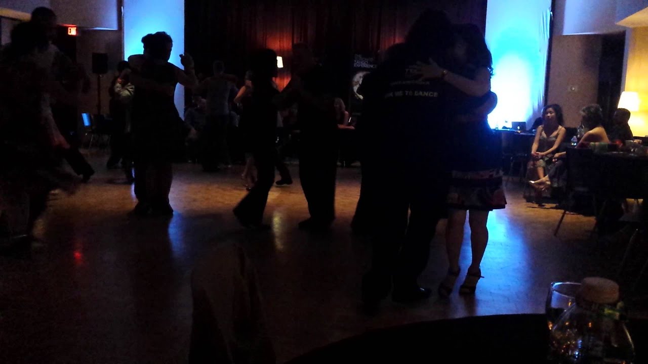 Can you spot Carlitos & Noelia dancing ?