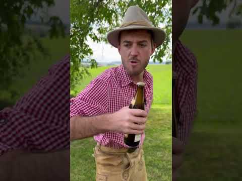 Opening a beer: Amateur vs. Professional🍻 #comedy #funny #beer #austria #satirecomedy