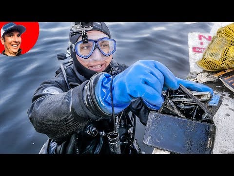 Found Credit Cards w/Phone Underwater while Scuba Diving! Video