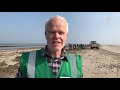 Het strand van Kwade Hoek ligt bezaaid met afval: tijd voor de grote schoonmaak