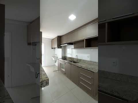 💎 Apartamento à venda | Residencial Monte Sinai | 706 Sul Se você procura um apartamento pronto para morar, em andar alto, com vista privilegiada e rico em planejados, essa pode ser a oportunidade ideal. 💰 R$ 750.000 Informações do apartamento: • 87,5m² de área privativa • 3 quartos (1 suíte com closet) • Andar alto • Vista para a serra e para o lago • Móveis planejados em todos os ambientes • Fechadura eletrônica com biometria • 2 vagas de garagem no subsolo (lado a lado) Condomínio: • Piscina • Academia • Salão de festas • Espaço gourmet com churrasqueira • Campo de futebol • Espaço mulher • Lounge • Espaço cinema • Brinquedoteca Localizado na 706 Sul, próximo à Avenida Palmas Brasil Sul, com fácil acesso a supermercados, escolas, restaurantes e aos principais serviços da região.