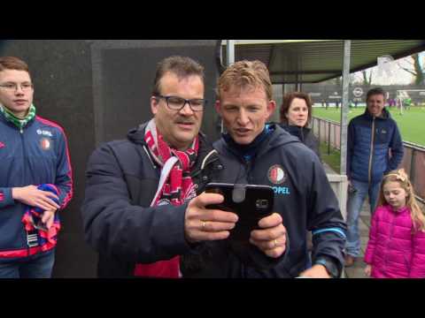 Dirk Kuijt weigert kampioensschaal