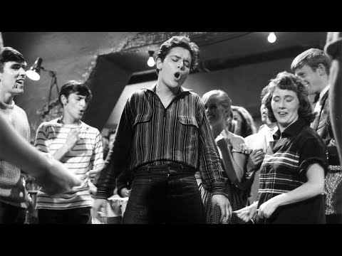 download lagu mp3 mp4 Cliff Richard Expresso Bongo, download lagu Cliff Richard Expresso Bongo gratis, unduh video klip Cliff Richard Expresso Bongo