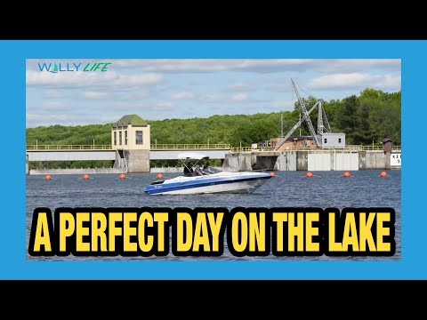 A Perfect Day on Lake Wallenpaupack (Poconos, Pocono Mountains)