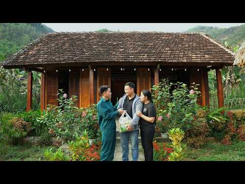 Police officer Thanh visited Long and brought some extremely important information. Lý Tử Yến