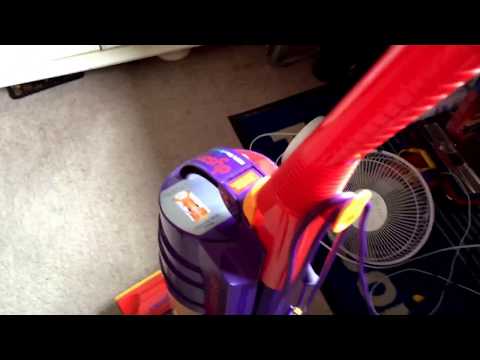 Dyson DC01 De Stijl Vacuuming