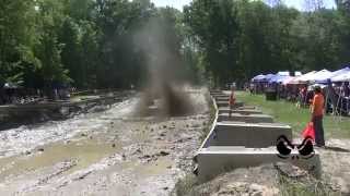 preview picture of video 'Red S 10 at Michigan Mud Bog'