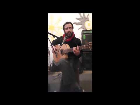 CAJÓN PERUANO//LANDÓ: acompañando a la guitarra.