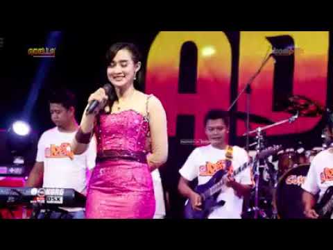 YENI INKA adella di tinggal pas aayang sayange