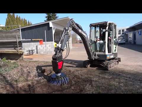 Black Splitter Steel Broom