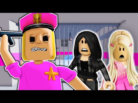 CAN WE ESCAPE POLICE GIRL PRISON RUN IN ROBLOX!