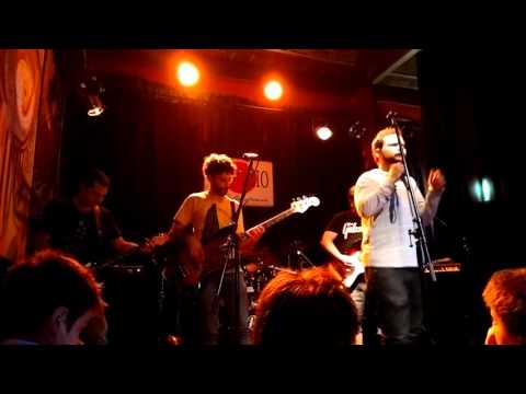 AVÉ DELØN - EN TUS PISADAS (LIBARIO BAR 29-08-15)