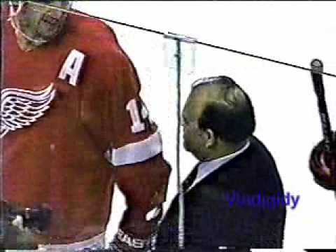 Scotty Bowman gets 1000th win 2/8/97