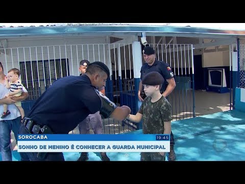 Menino de Sorocaba realiza sonho de conhecer a Guarda Civil Municipal