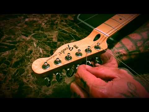Fender Locking Tuner String Change