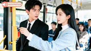 Download lagu Gadis miskin bayarkan ongkos taksi pria asing—ternyata CEO miliarder, hidupnya berubah! mp3