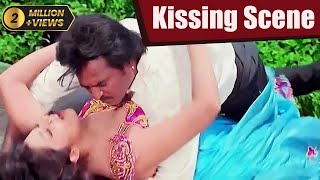 Rajinikanth Romantic Scene HD | #Muthu | Rajinikanth and Meena Hot Kiss | Romantic Scene | ❤❤Love❤❤