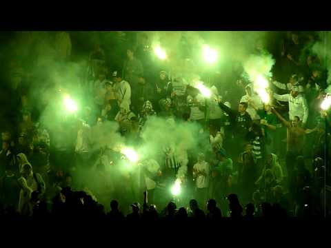 Coritiba fans with flares — Coritiba 3x1 Iraty — 08-Abr-2010