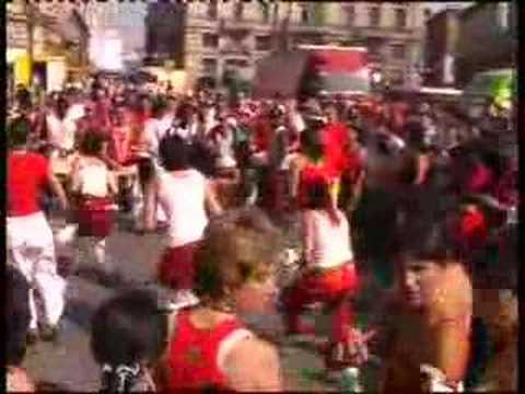 KARAMOGO PARADE 2006 SOKO DANCE WITH SEYDOU DAO