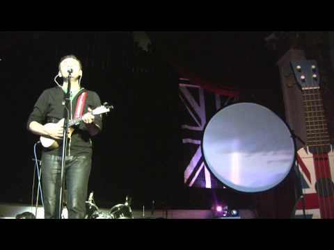 Ukulollo - The world is getting pink - live at the Ukulele Festival of Great Britain in Cheltenham