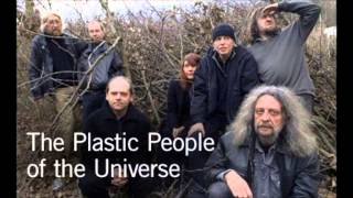 Kadr z teledysku Kanárek tekst piosenki The Plastic People of the Universe