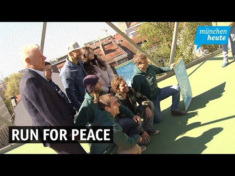 Bellevue di Monaco mit Oberbürgermeister Reiter, Fußballstar Lahm und Sportfreunde Stiller